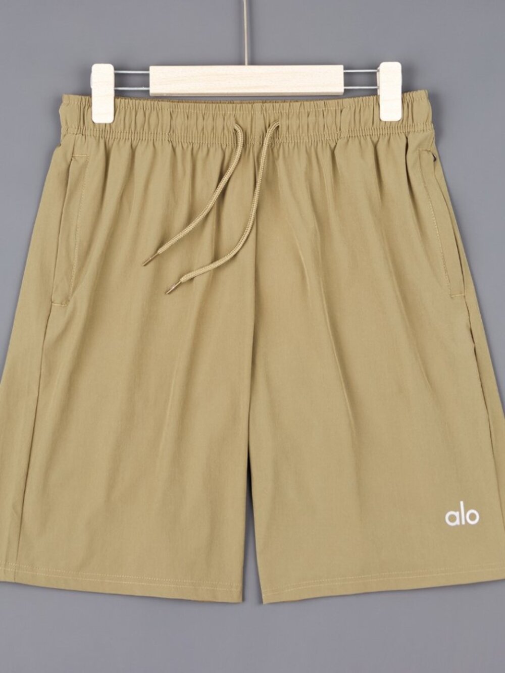 ALO Yoga Quick-Drying Elastic Waistband Casual Five-Point Shorts